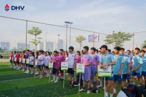 HỘI TRẠI CHÀO NĂM HỌC MỚI 2025 – 2026 TRỞ LẠI SÔI ĐỘNG VỚI GIẢI BÓNG ĐÁ NAM/NỮ DÀNH CHO TÂN SINH VIÊN