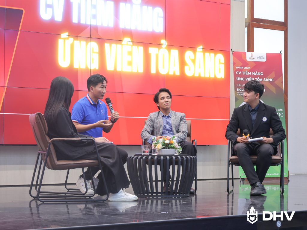 Diễn giả chia sẻ góc nhìn thực tế về kỹ năng ứng tuyển và yêu cầu từ nhà tuyển dụng