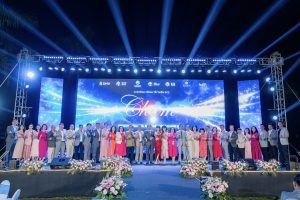 DHV “CHẠM” ĐẾN CẢM XÚC TẠI CHƯƠNG TRÌNH TẤT NIÊN 2025