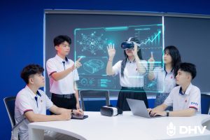 DHV VẬN HÀNH 03 PHÒNG LAB HIỆN ĐẠI, THÀNH LẬP CÁC CÂU LẠC BỘ CÔNG NGHỆ CHUYÊN SÂU