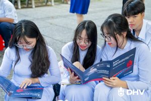 HỌC NGÔN NGỮ, KINH TẾ HAY CÔNG NGHỆ: ĐÂU LÀ LỰA CHỌN PHÙ HỢP VỚI BẠN?