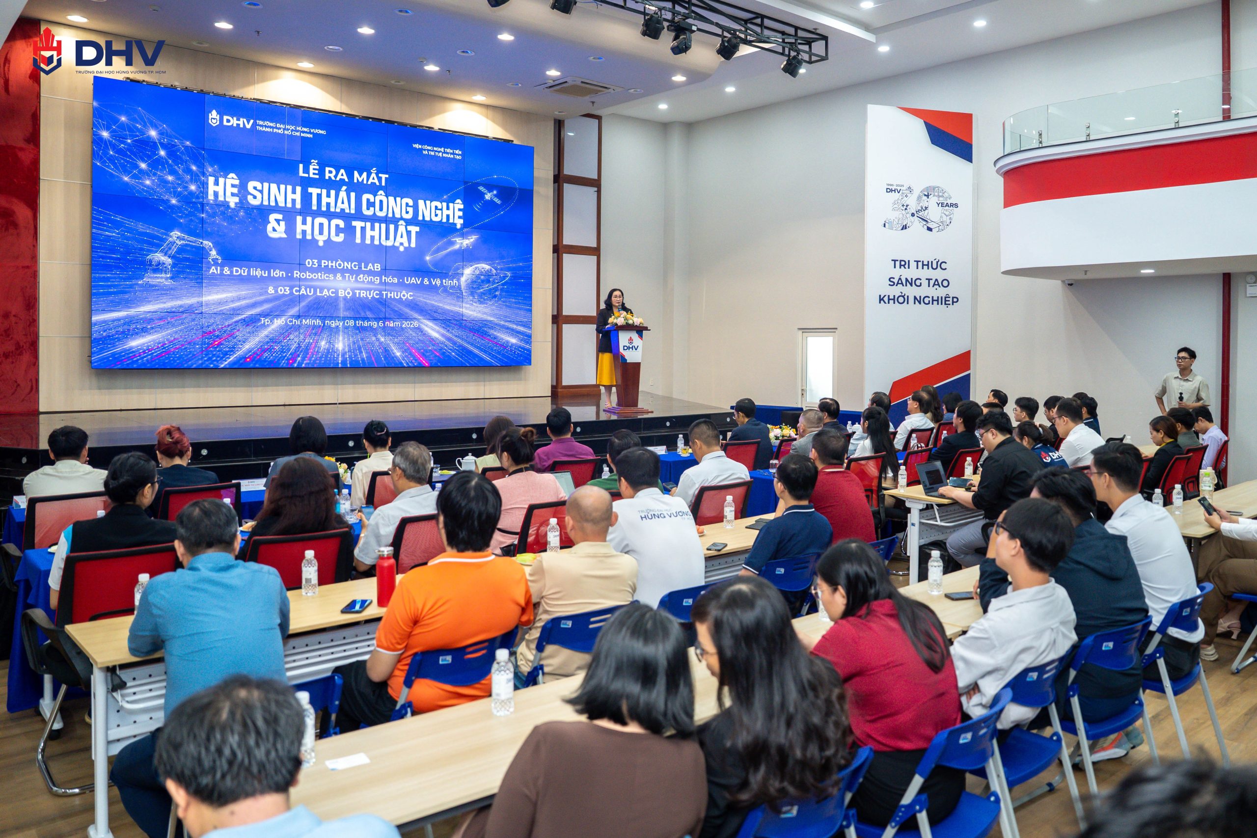 RA MẮT 03 PHÒNG THÍ NGHIỆM MỚI, DHV MỞ RỘNG HỆ SINH THÁI HỌC TẬP VÀ TRẢI NGHIỆM CHO SINH VIÊN