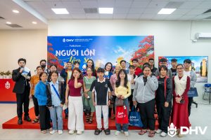 TALKSHOW “NGƯỜI LỚN TẬP SỰ” 2: TIẾP TỤC MỞ KHÔNG GIAN ĐỐI THOẠI CÙNG PHỤ HUYNH VÀ HỌC SINH TRƯỚC NGƯỠNG CỬA ĐẠI HỌC