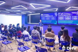 DHV TRANG BỊ TƯ DUY OMNICHANNEL CHO SINH VIÊN QUA WORKSHOP CHUYÊN ĐỀ