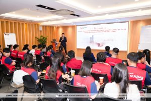 SINH VIÊN DHV TRẢI NGHIỆM THỰC TẾ TẠI KIM OANH GROUP, TỪNG BƯỚC TIẾP CẬN MÔI TRƯỜNG CHUYÊN NGHIỆP